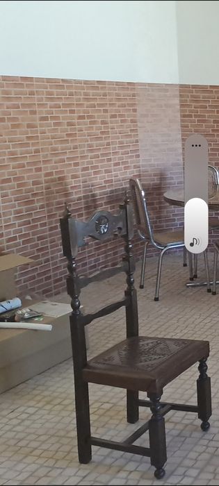 Conjunto mesa e cadeiras