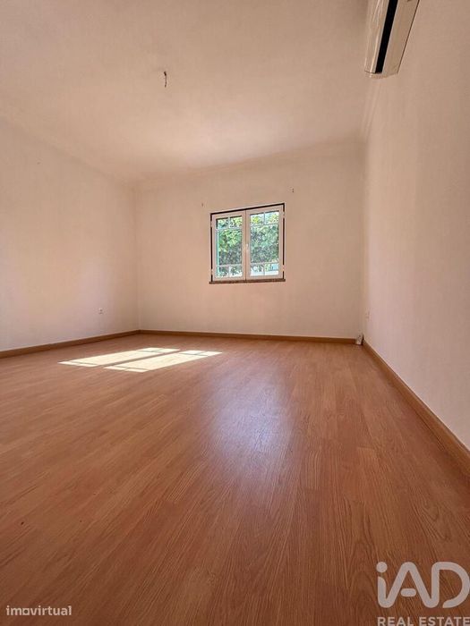 Moradia térrea T4 em Sobreira Formosa e Alvito da Beira de 170 m2