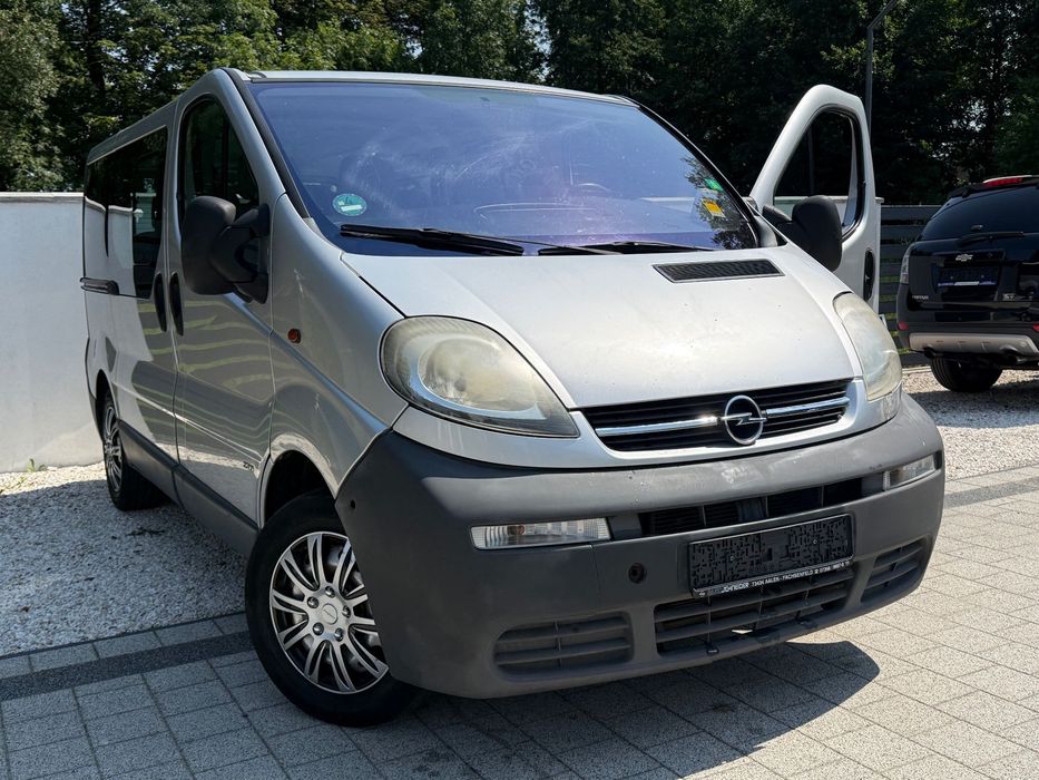 Opel Vivaro z Niemiec Klima 9 miejsc serwisowany