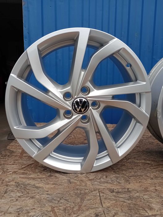 Felgi Aluminiowe 5x100 R17 ET51 VW POLO