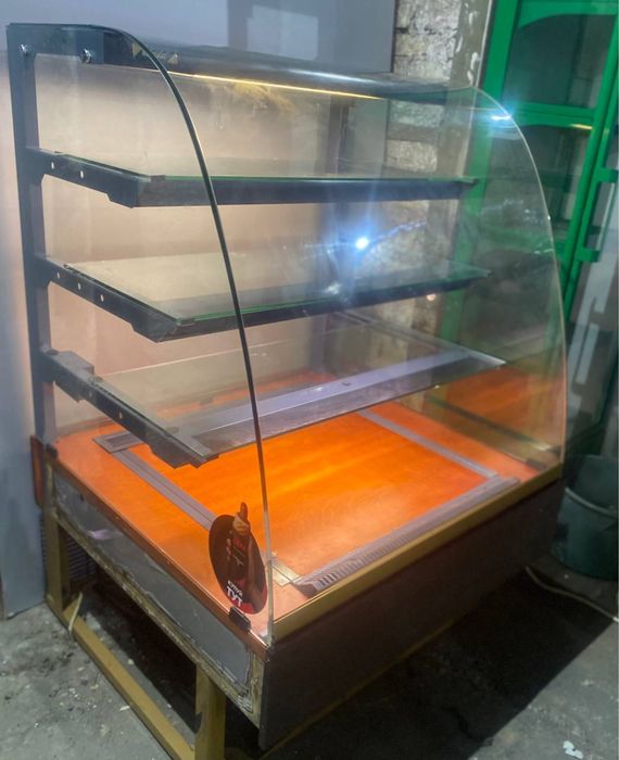 Кондитерская витрина Куб холодильник для десертов под заказ