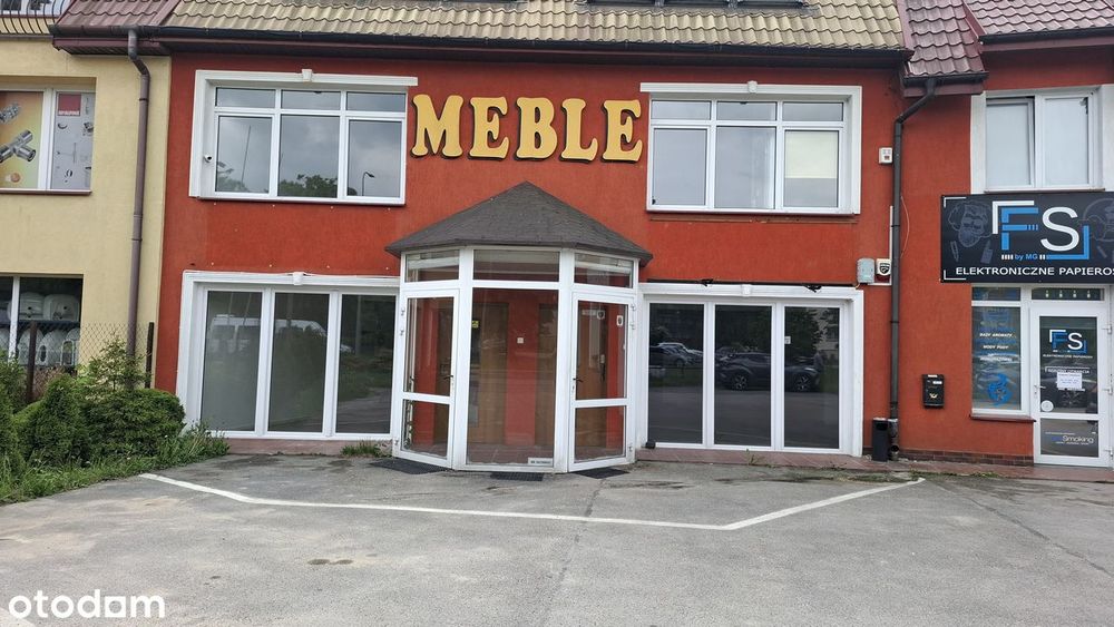 Lokal z własnym parkingiem przy głównej drodze miasta.