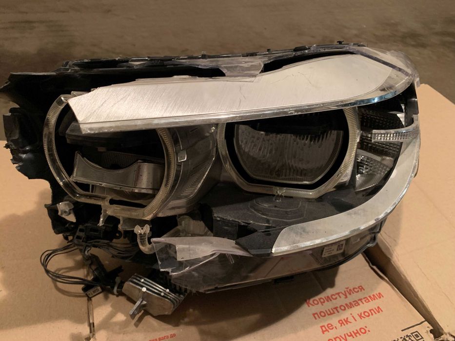 Фара передня ліва з блоками керування (на запчастини) BMW 7 2015-2019
