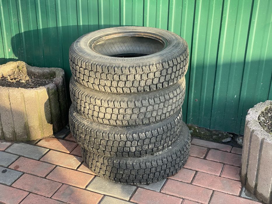 Продам гуму 155/70R13  в гарному стані.
