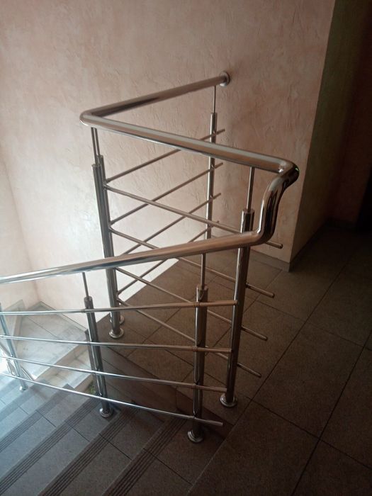 Вироби з нержавійки, гойдалки