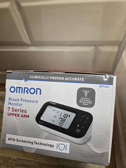 Omron 7 AFib  BP7360 вимірює дефібриляцію