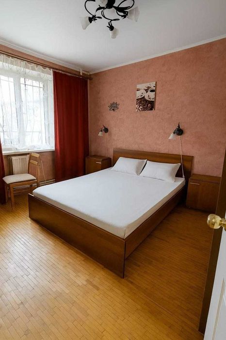 Продається 4-ох кімнатна квартира по вулиці Хоткевича