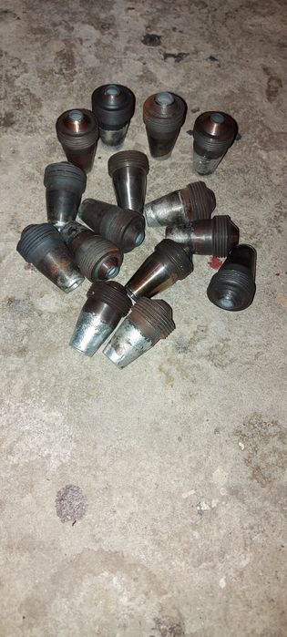 Ustniki do maszyn ciśnieniowych odlewniczych.