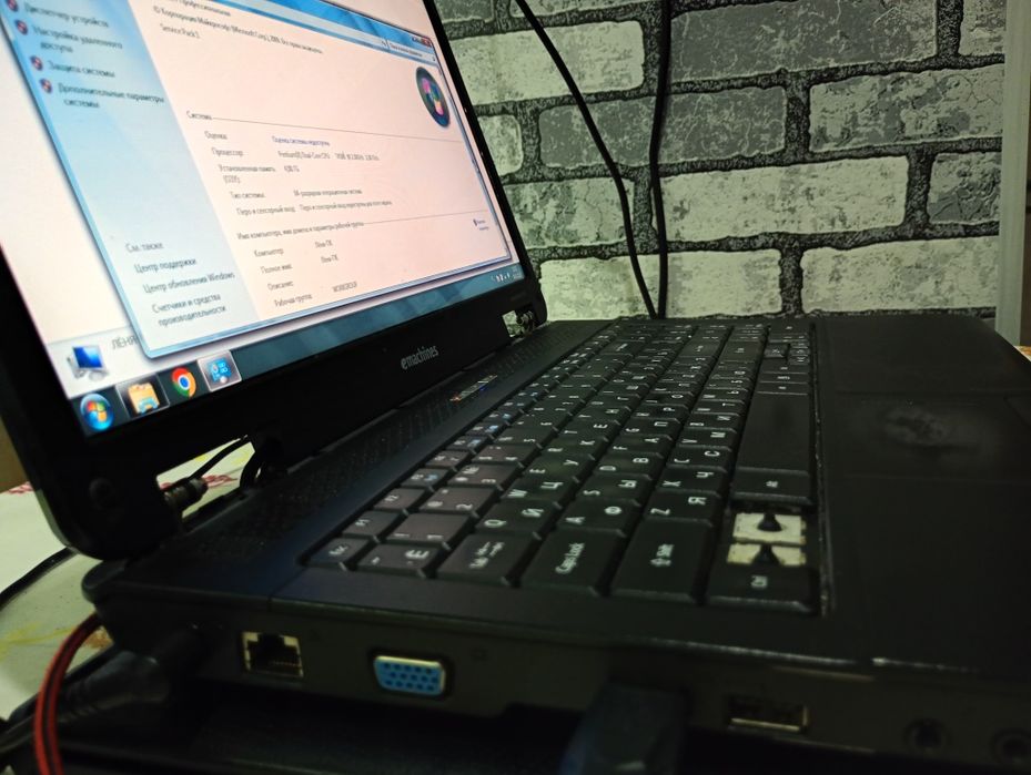 Продам ноутбук emachines е527 на Dual-core 2,3GHz 4Gb ОЗУ