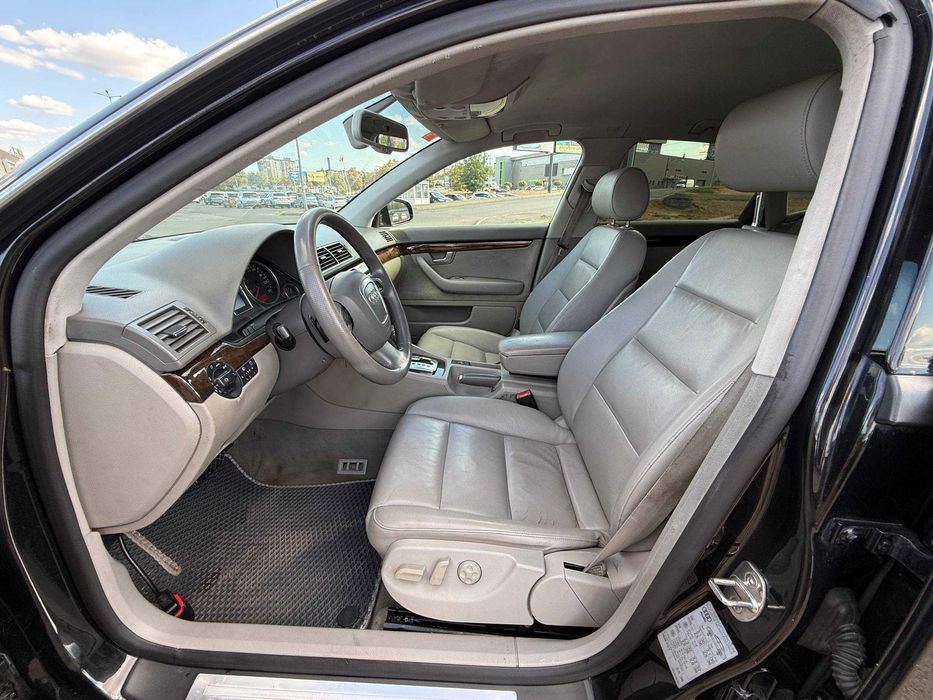 AvtoReal  Audi A4 B7 2005