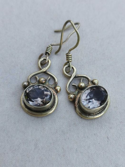 Распродаю старые украшения для женщин