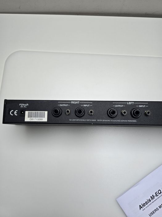 Alesis M-EQ 230 2×30 pasmowy korektor graficzny Equalizer