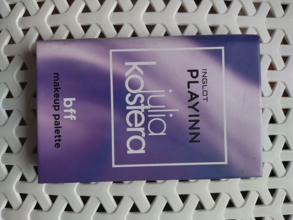 Paleta cieni Revolution Roxi Inglot Gratis
