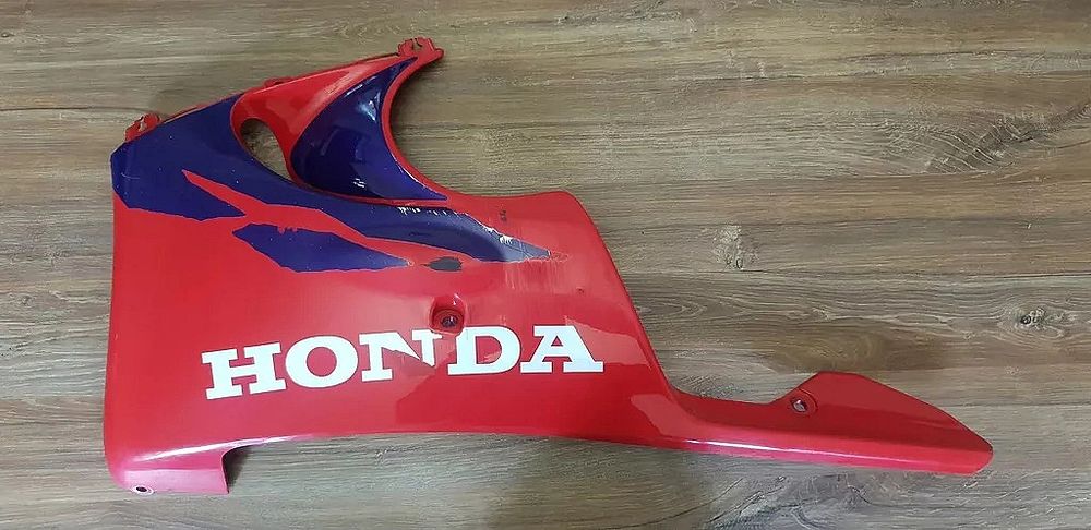 SC28 Pług cbr 900 Owiewka Cbr Plastik CBR Bok CBR 900 Boczek Sc33 Lewy