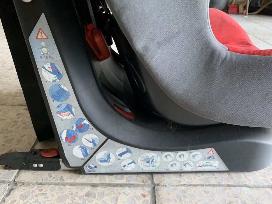 Cadeira para carro Chicco com ISOFIX Grupo 1 (9-18kg)