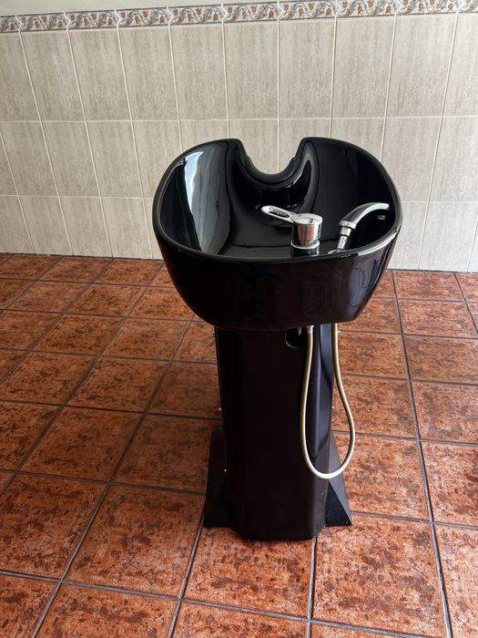 Vendo rampa de lavagem de cabeleireiro