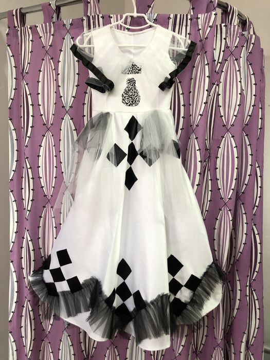 Шахова королева. Сукня, карнавальний костюм Шахматна королева.