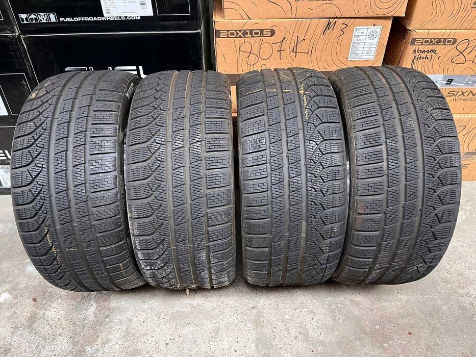 Pirelli P. Zero Winter 4 x 245/35R19 93V (MO)