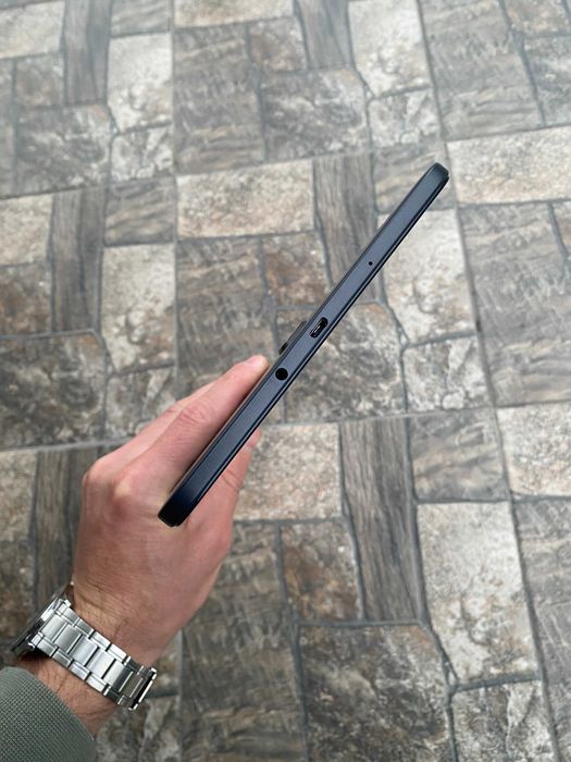 Планшет Samsung Galaxy Tab A SM-T585 10.1" LTE 2/32 GB + 64 GB гарний