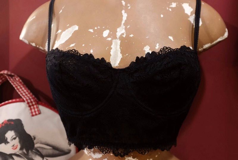 Peças de lingerie variadas desde...