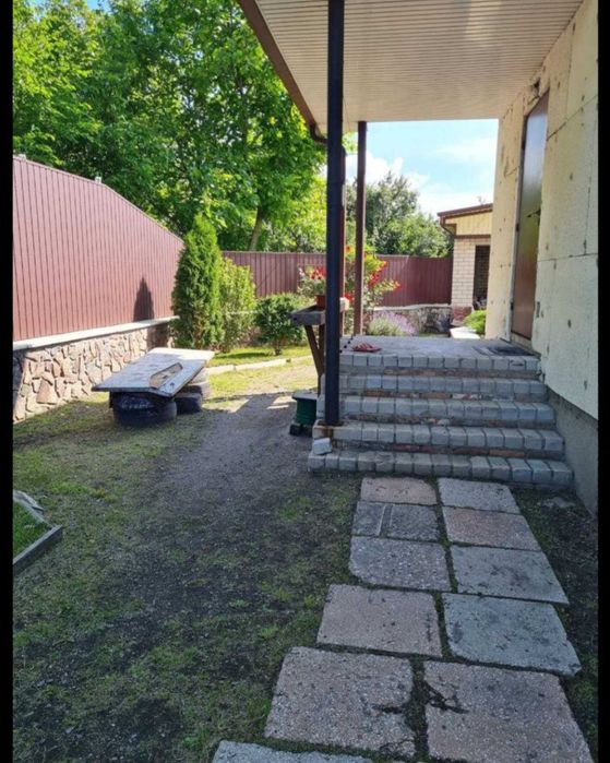 Продам будинок з меблями