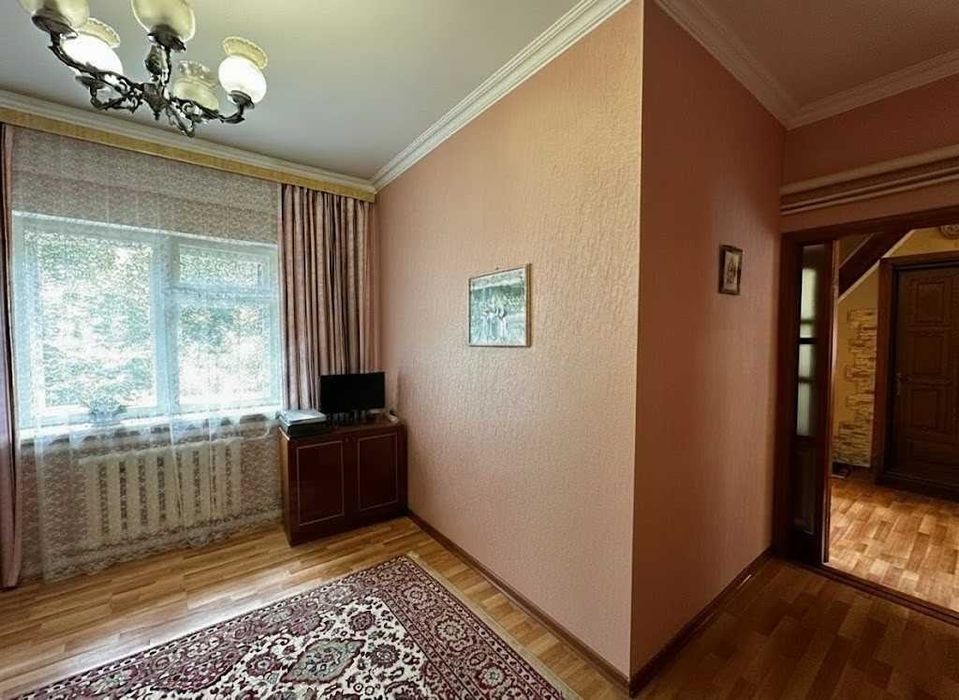 Продаж двоповерхового будинку 155,8м². 5 кімнат. ГАЗ. Гараж. В оточенні лісу. ID:36 - Більше