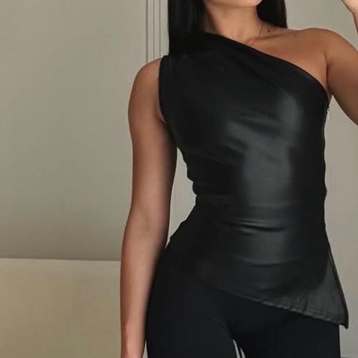 Топ асиметричний під шкіру, чорний