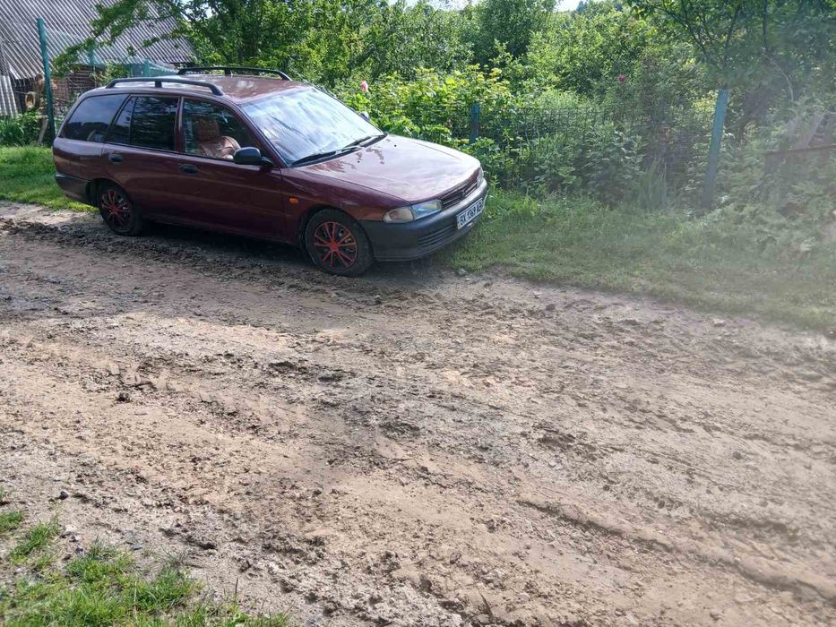 Автомобіль Міцубісі Лансер 1995