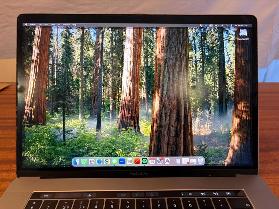 macbook pro 15' 2019 intel i7 2,6 GHz 16gb 256gb