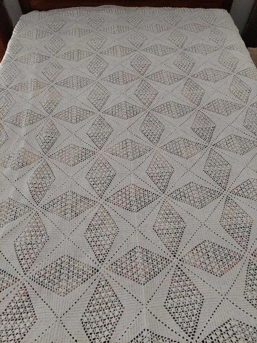Colcha Renda Branca 2,20X1,95mt - antiga