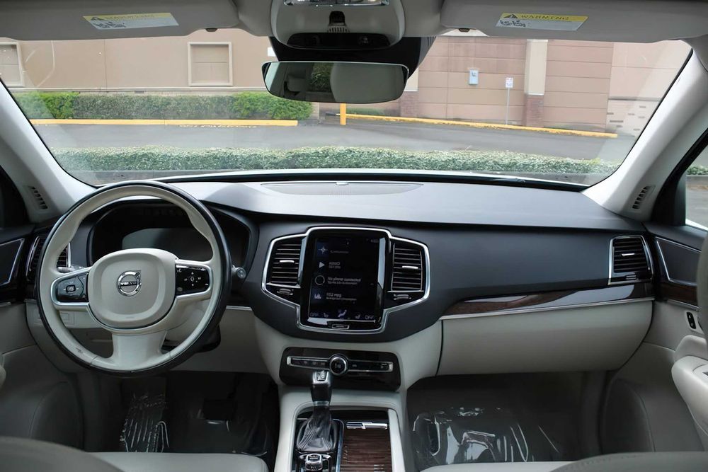 Volvo XC90      2017