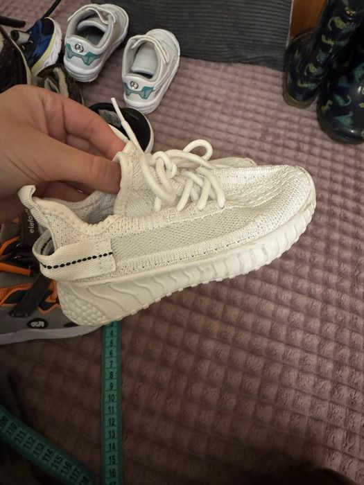 Кросівки дитячі 25 р