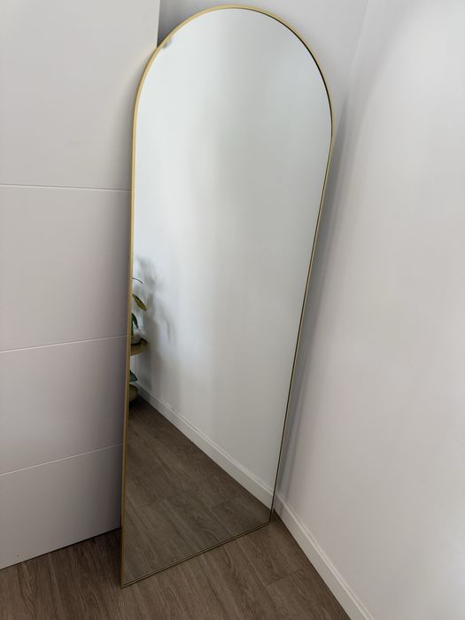 Espelho dourado em muitobom estado