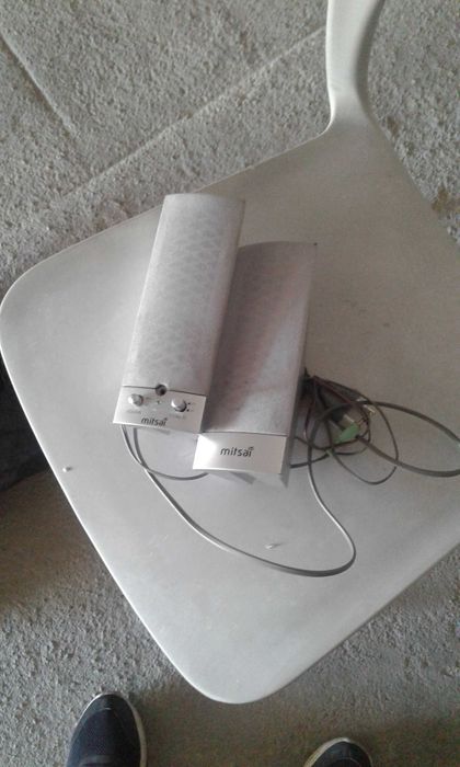 Ecran Samsung + teclado + colunas para Pc