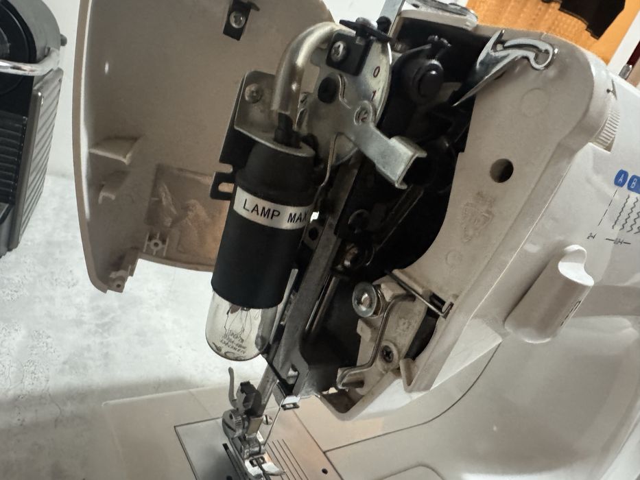 Maquina de costura Jocel