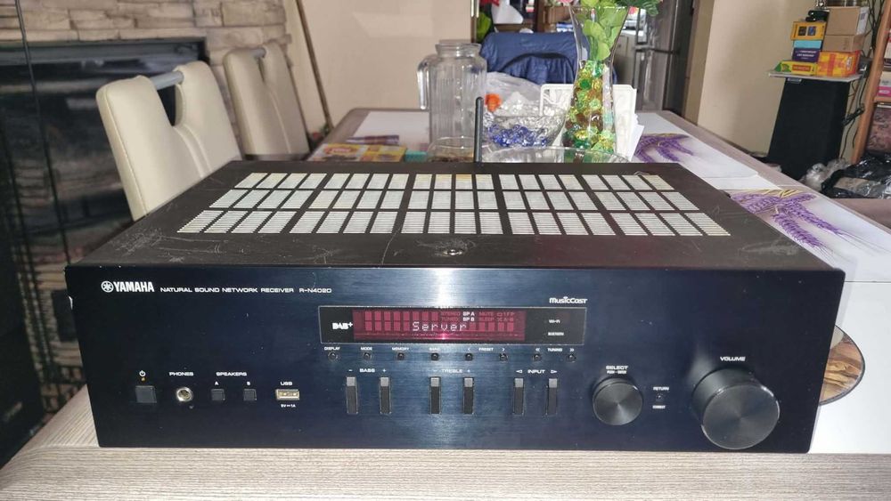 Ampituner Yamaha R-N402D DAB+ FM WiFi USB Bluetooth Optical Caoxial