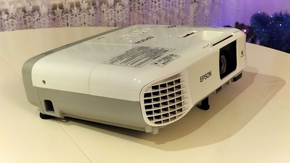 Projektor EPSON - bardzo dobry stan