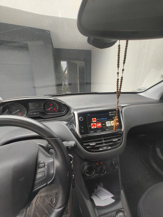 Peugeot 208 1.2 signature
