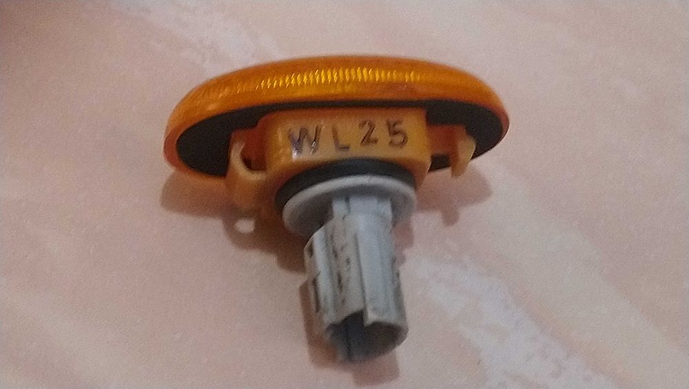 Oprawa zewnętrzna z żarówką matiz (lampka)