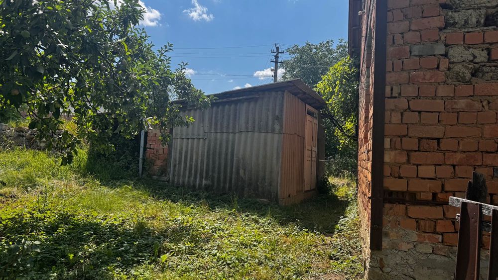 Продам цегляний будинок 80 соток