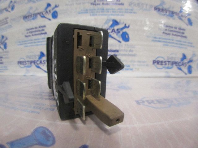 Botão / interruptor aquecimento de bancos VOLKSWAGEN Passat (3B3)