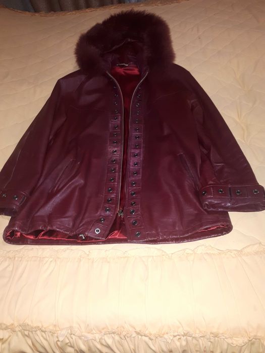 Продам женскую кожаную куртку Турция