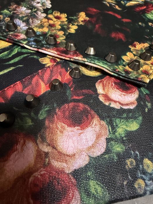 Клатч-конверт з квітковим принтом