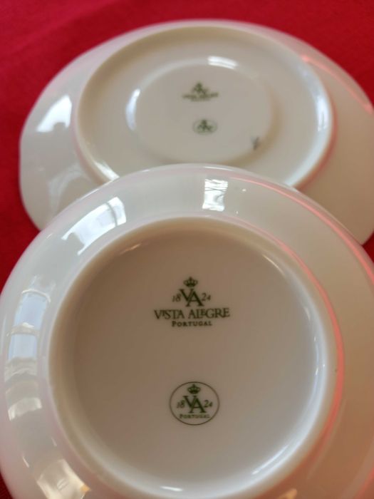 Duas taças consomé Vista Alegre