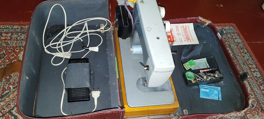 Швейна машинка Чайка-3