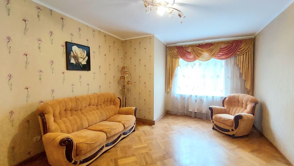 Оренда 3-х кімнатної квартири в центрі р-он Площі