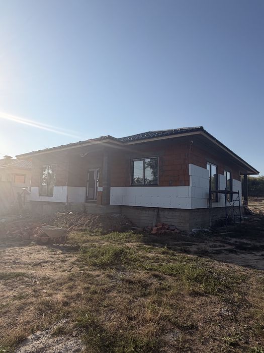 Продається сучасний будинок площею 155 м²