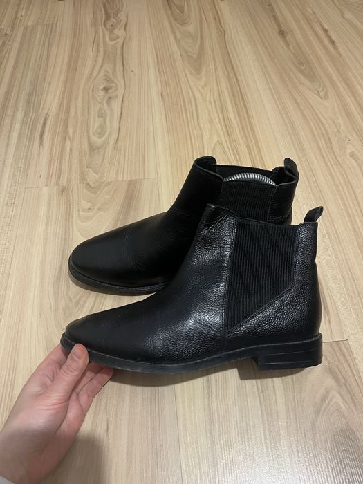 Czarne skórzane sztyblety