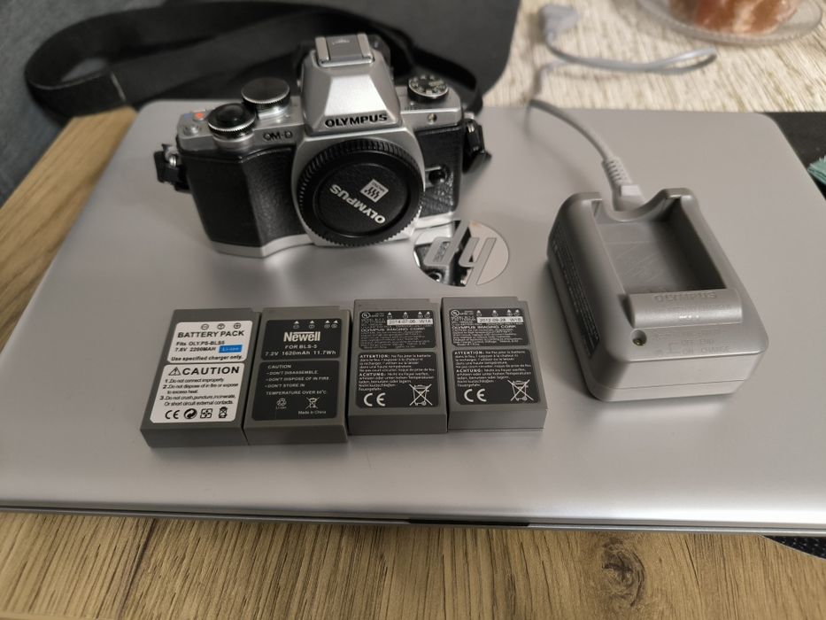 Olympus em10 bezlusterkowiec