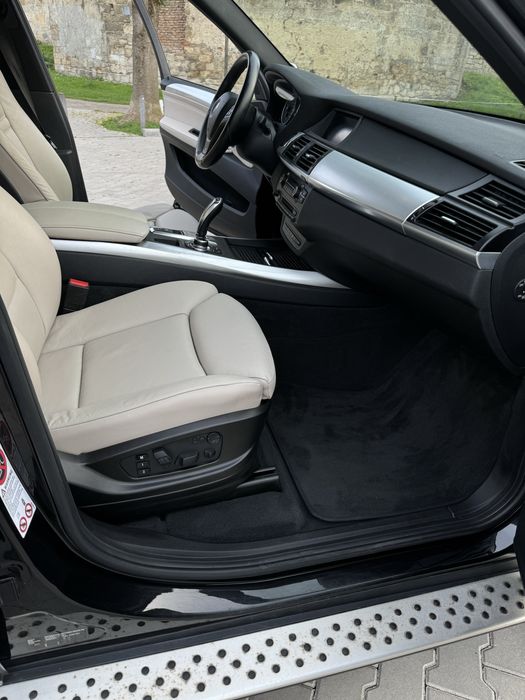 Продам BMW X5 2011 3.0d
